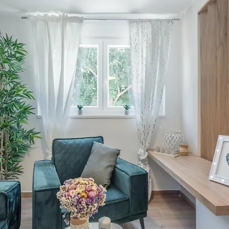 Norah With Private Parking Lägenhet