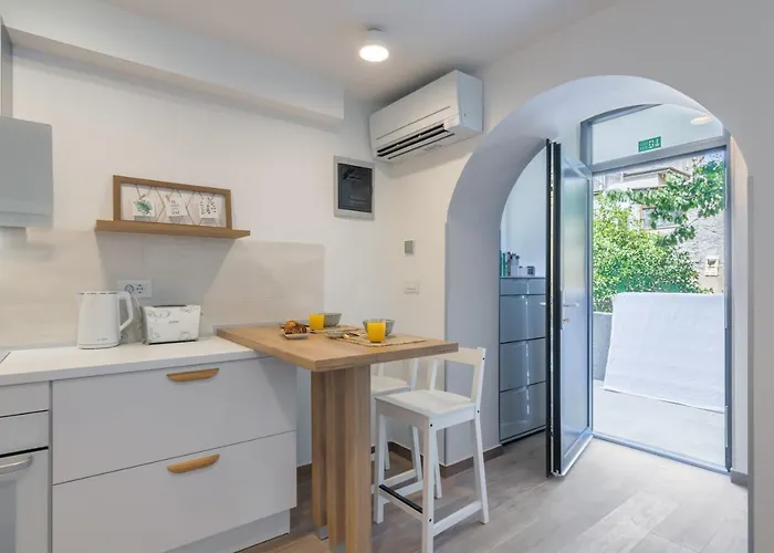 Norah With Private Parking * Pula