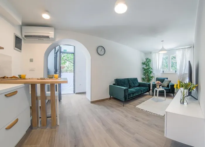 Norah With Private Parking 아파트