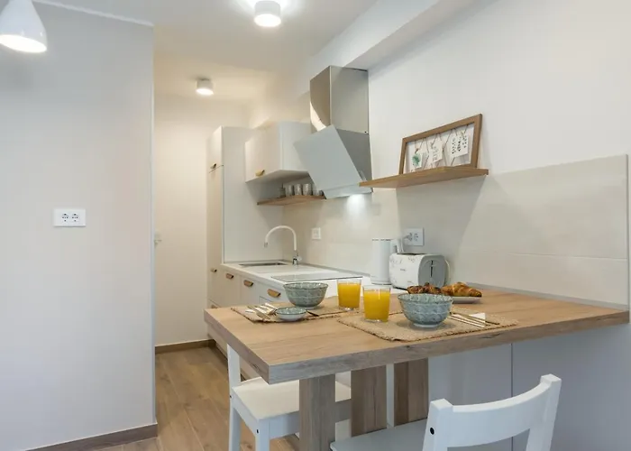 Norah With Private Parking *