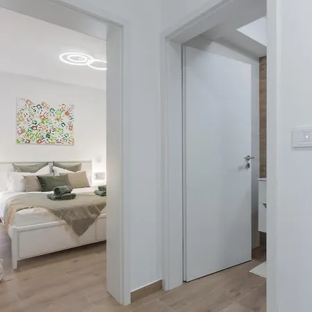 Norah With Private Parking * Pula